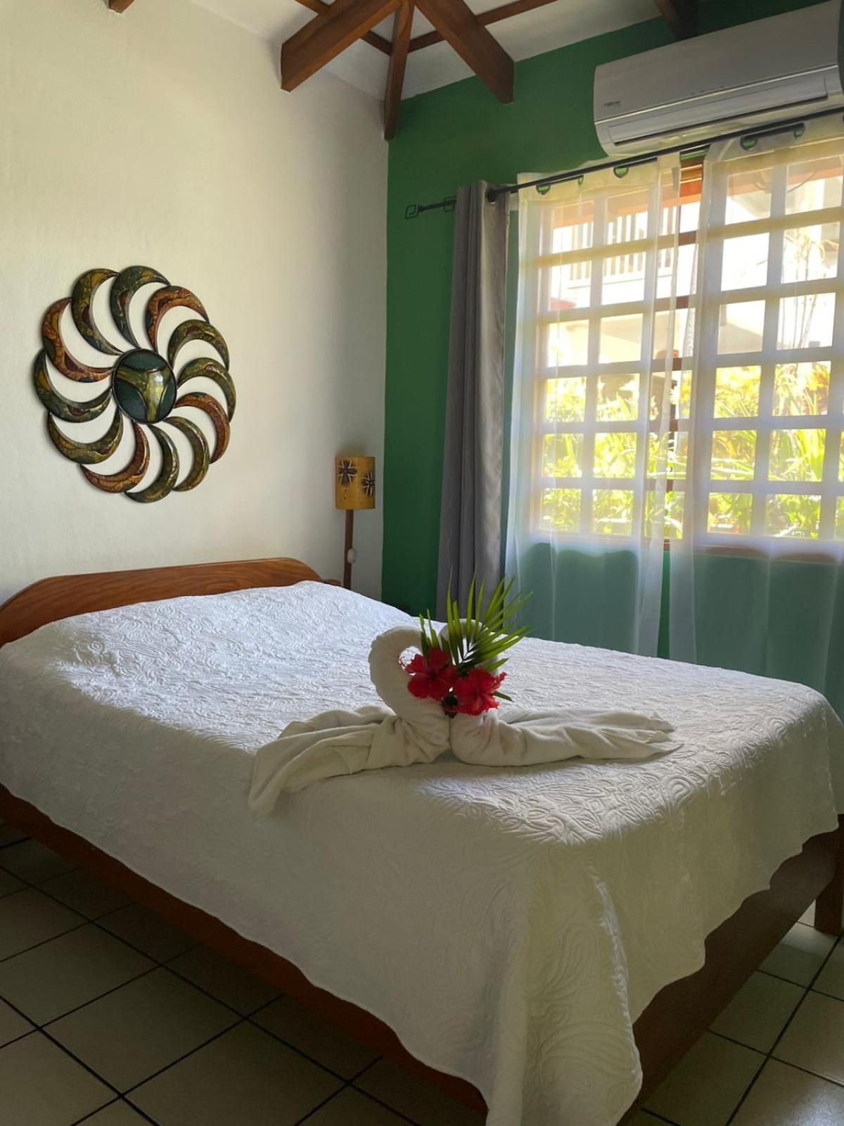 Cabinas El Colibri Hotel