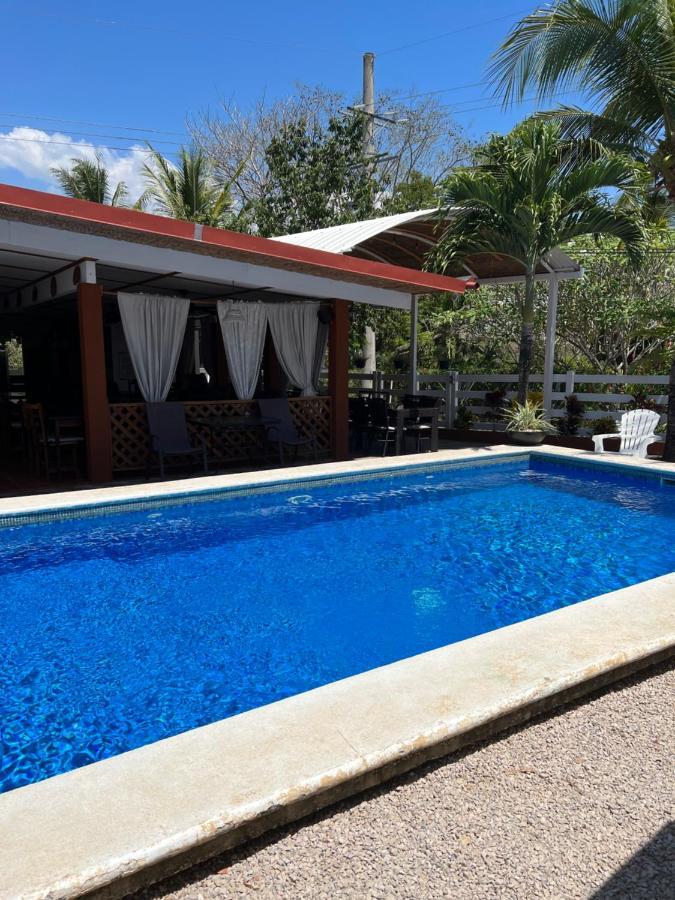Cabinas El Colibri Hotel